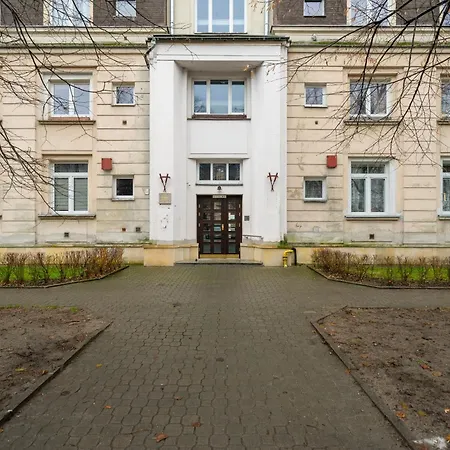 Downtown - Location, Metro Nearby - By Rentujemy