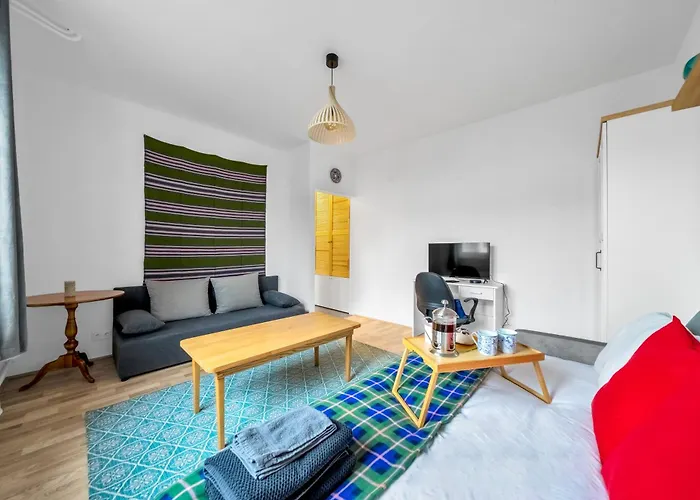 Downtown - Location, Metro Nearby - By Rentujemy *